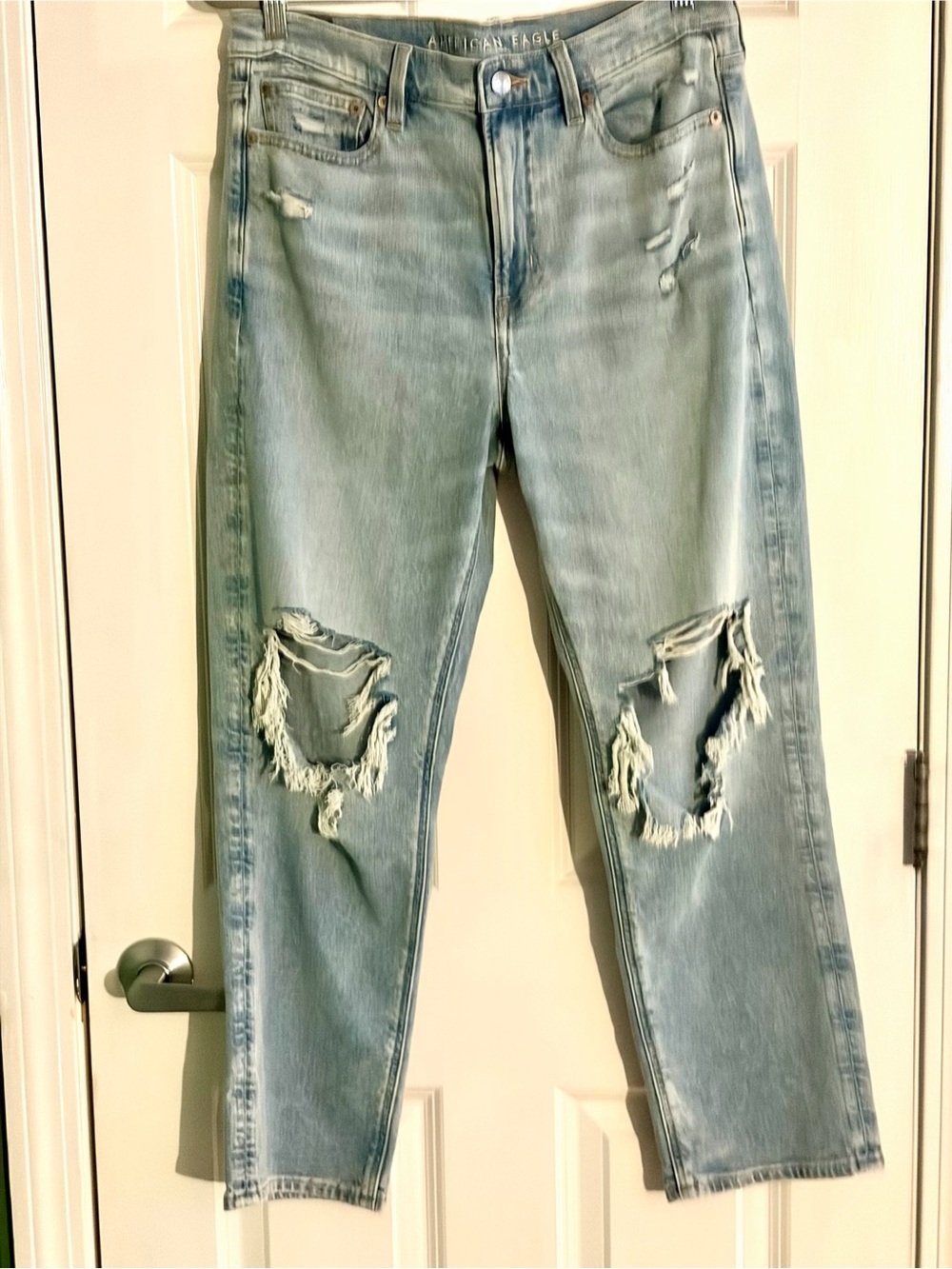 American Eagle Outfitters Light Blue Distressed Boyfriend Jeans
